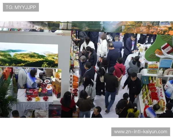 杨凌赛选手领取特色农产品纪念品,打包“农科城味道” 杨凌赛选手领取特色农产品纪念品,打包“农科城味道”